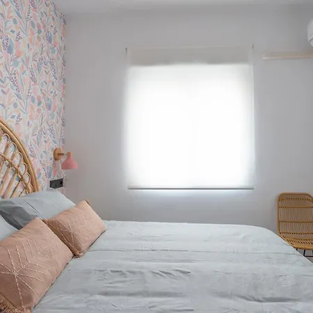Ii Cozy & Modern Ayr